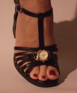 Dansschoen met klokje, door Pol Engels